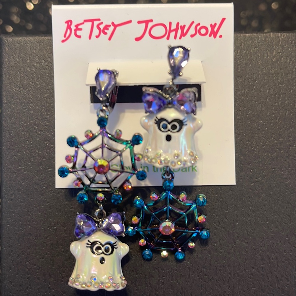 NWT betsey Johnson glow in the dark ghost dangle earrings Halloween